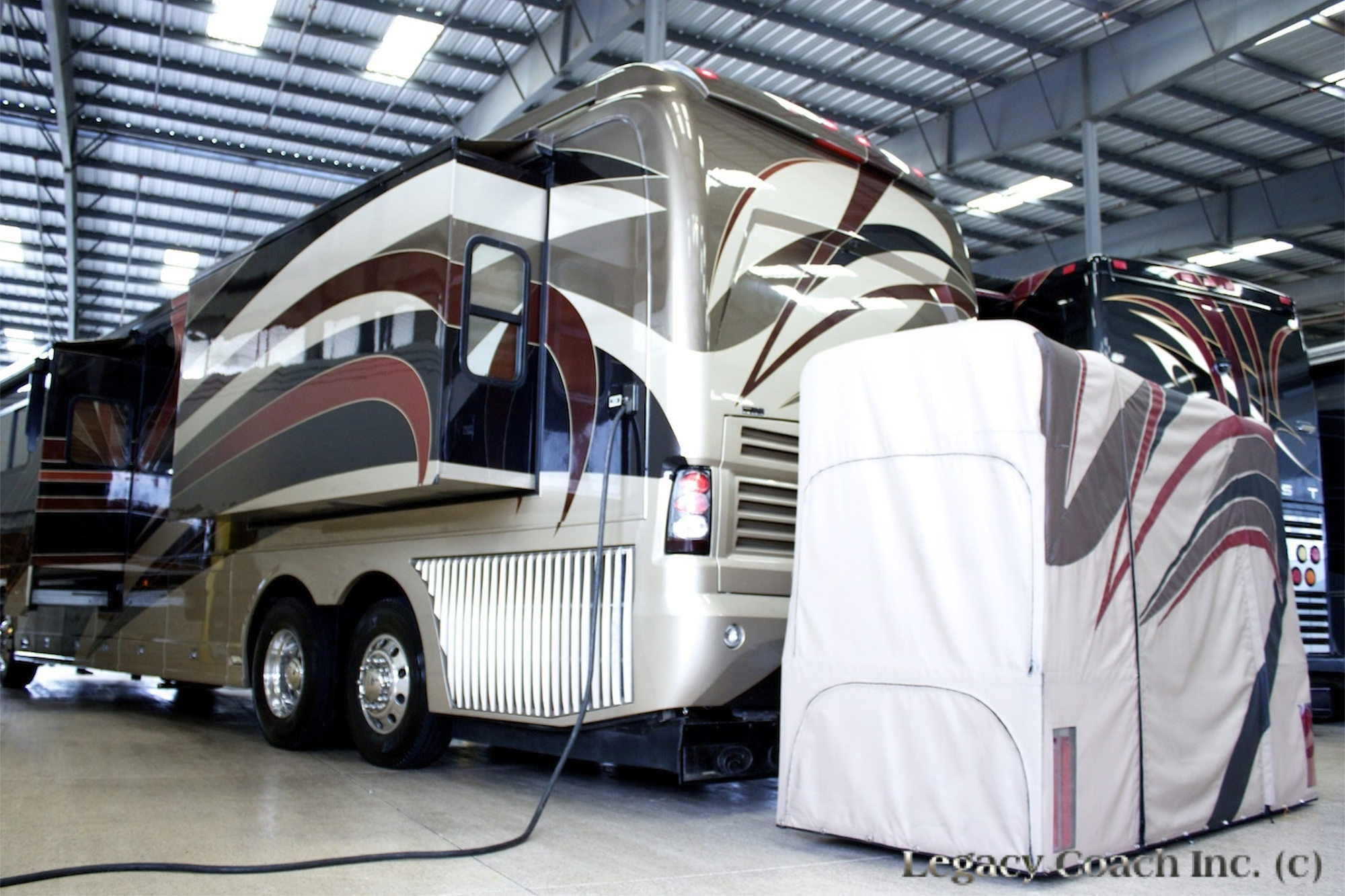 Country Coach Magna 2006 | Legacy Coach | Rockwall Texas