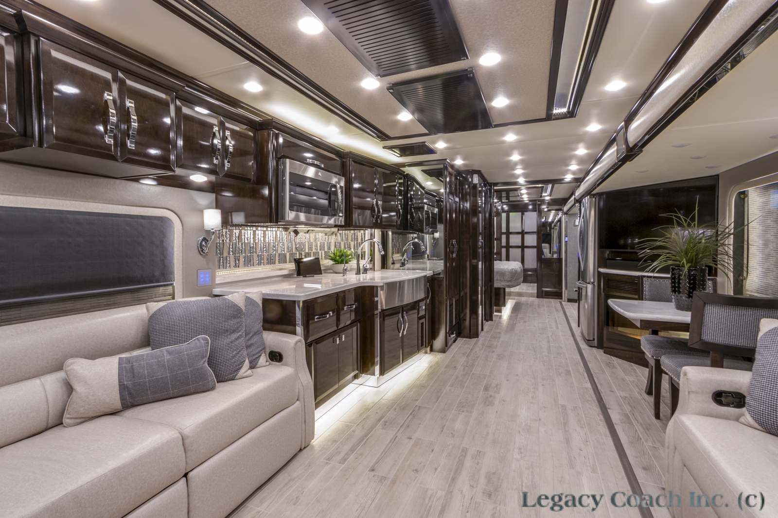 2017 Newmar King Aire 4584 Triple Slide Bath And A Half | Legacy Coach ...